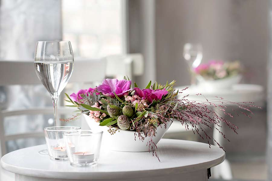 Jarní dekorace na stolek